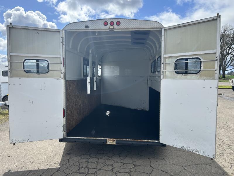 2000_Morgan_Built_3_Horse_Bumper_Pull_Horse_Trailer_-_Swingout_Saddle_Rack_-_Extra_Divider_Catch_xdIBQ8m5vql.jpg