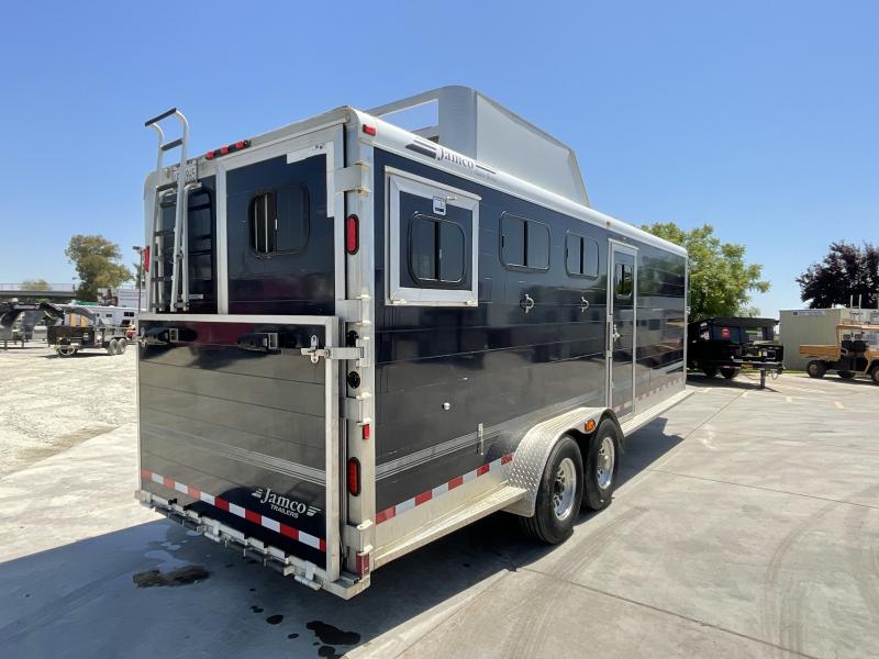 Pre-Owned_2005_Jamco_Trailers_4HGN_4_Horse_GN_Horse_Trailer_7KF4jYf68esr.jpg