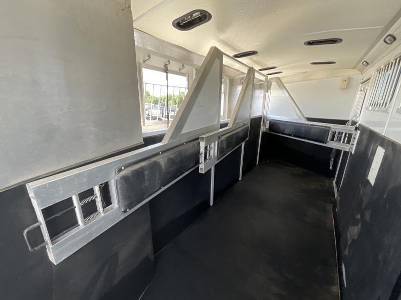 Pre-Owned_2005_Jamco_Trailers_4HGN_4_Horse_GN_Horse_Trailer_RUDfU0ykh8kf.jpg