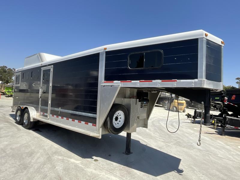 Pre-Owned_2005_Jamco_Trailers_4HGN_4_Horse_GN_Horse_Trailer_jdxroOqq4w9q.jpg